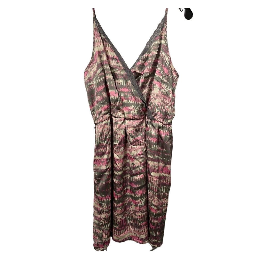 Forever 21 XXI Satin Mini Dress Women's L‎ Pink Gray Lace Surplice Lined NEW